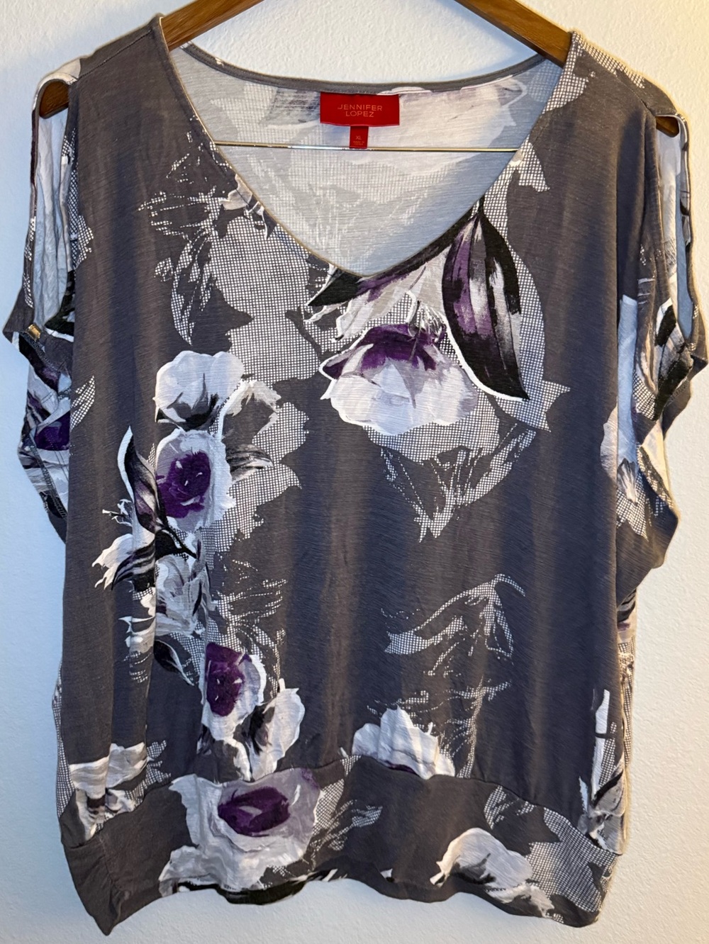 Jennifer Lopez Gray Floral Cold-Shoulder Tee with Purple Accents